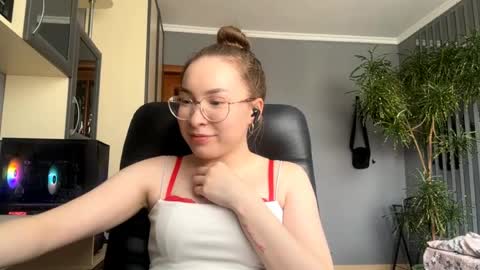 Mila online show from April 23, 11:20 am