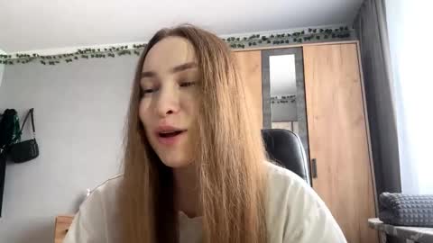 Mila online show from April 26, 9:18 am