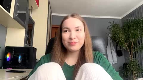 Mila online show from April 28, 10:09 am