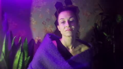 Snapshot of kristinagold44 chatting on December 4, 7:06 am Kristina online show from December 4, 7:06 am