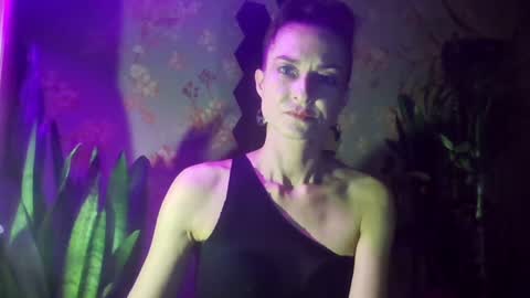 Snapshot of kristinagold44 chatting on December 9, 7:18 pm Kristina online show from December 9, 7:18 pm