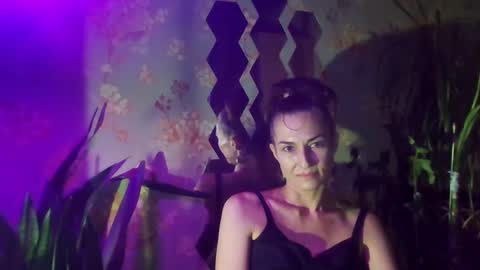 Snapshot of kristinagold44 chatting on December 20, 9:28 pm Kristina online show from December 20, 9:28 pm