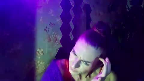 Snapshot of kristinagold44 chatting on February 14, 5:14 pm Kristina online show from February 14, 5:14 pm