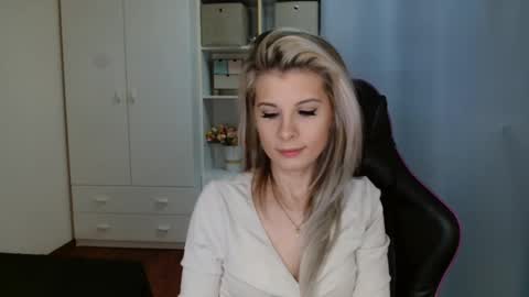 KristineAmore online show from March 9, 7:12 am