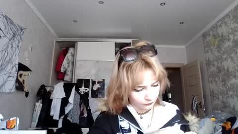 Kelly online show from May 25, 10:32 am