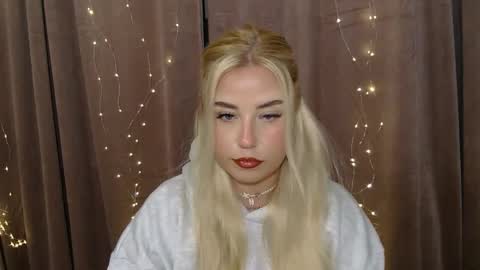 Snapshot of kristyflowers chatting on January 6, 6:14 am KristyFlowers online show from January 6, 6:14 am