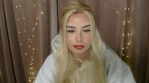 Snapshot of kristyflowers chatting on January 6, 9:41 am KristyFlowers online show from January 6, 9:41 am