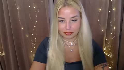 Snapshot of kristyflowers chatting on January 7, 6:16 am KristyFlowers online show from January 7, 6:16 am