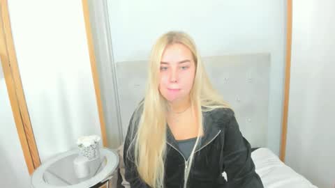 Snapshot of kristyflowers chatting on February 18, 7:32 am KristyFlowers online show from February 18, 7:32 am