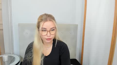 Snapshot of kristyflowers chatting on March 7, 9:51 am KristyFlowers online show from March 7, 9:51 am