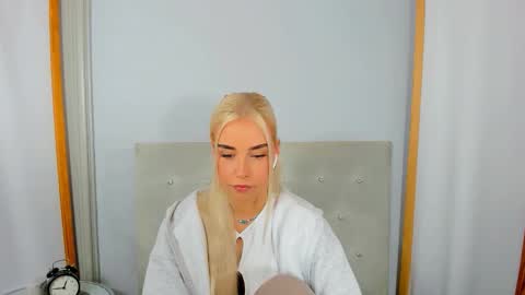 Snapshot of kristyflowers chatting on September 12, 3:12 pm KristyFlowers online show from September 12, 3:12 pm