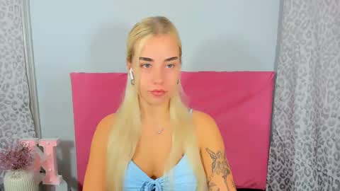 Snapshot of kristyflowers chatting on October 13, 7:08 am KristyFlowers online show from October 13, 7:08 am