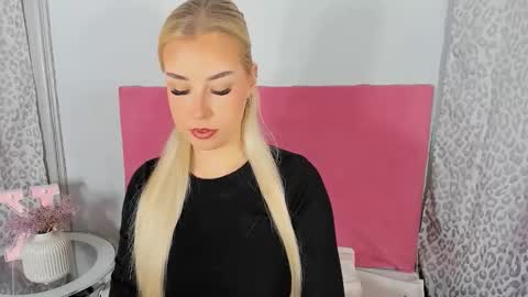 KristyFlowers online show from March 8, 3:16 pm