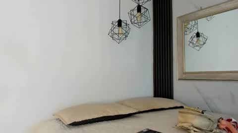 Cristina online show from April 17, 6:55 pm