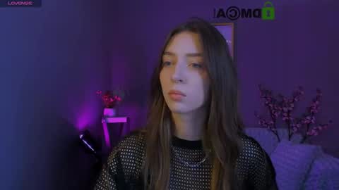 Snapshot of kristylovee chatting on September 17, 9:33 am Kristy online show from September 17, 9:33 am