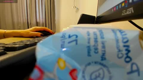 Snapshot of kristyvegas chatting on October 22, 8:03 am kristyvegas online show from October 22, 8:03 am