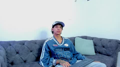 Snapshot of kroywave chatting on May 27, 3:58 am Kroy Wave Muscle Tattoos Latino online show from May 27, 3:58 am