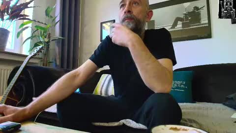 krummersaebel online show from February 25, 4:31 pm