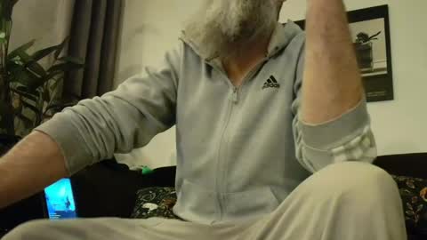 krummersaebel online show from April 15, 7:58 pm