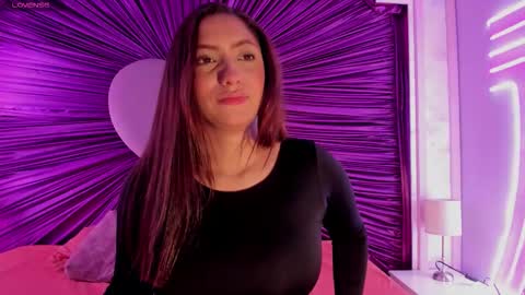 Snapshot of krystalswift_ chatting on February 2, 3:05 am krystalswift_ online show from February 2, 3:05 am