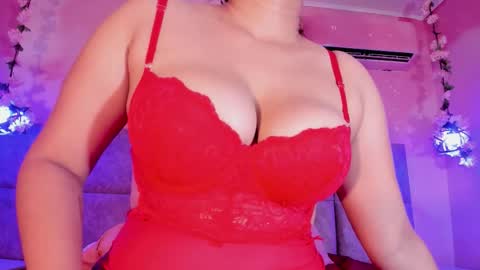 Snapshot of krystalswift_ chatting on March 3, 3:12 am krystalswift_ online show from March 3, 3:12 am