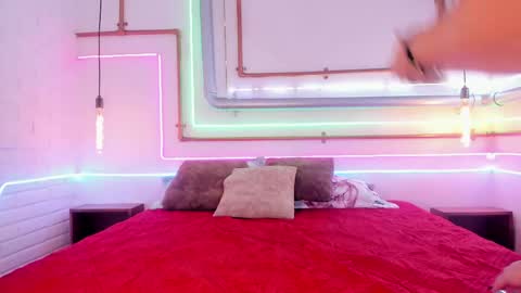 krystalswift_ online show from May 25, 11:44 pm