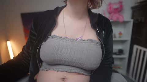 Snapshot of krystalsyxx chatting on January 27, 12:54 am Krystal Syx online show from January 27, 12:54 am