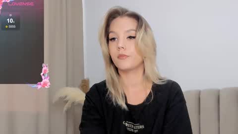 Snapshot of ksusha__sweet chatting on September 23, 1:36 pm Lady online show from September 23, 1:36 pm