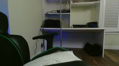 Snapshot of kt12369 chatting on October 6, 5:49 am Kevin online show from October 6, 5:49 am