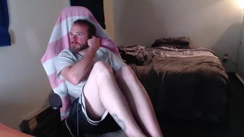 Snapshot of kuggy570 chatting on May 12, 10:51 pm Kuggy online show from May 12, 10:51 pm