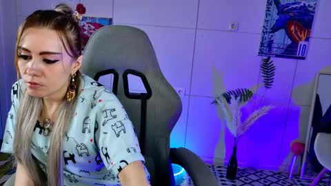 Eileen online show from May 30, 9:50 am