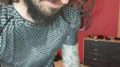 Snapshot of kumisboy chatting on January 10, 11:01 am Robert online show from January 10, 11:01 am