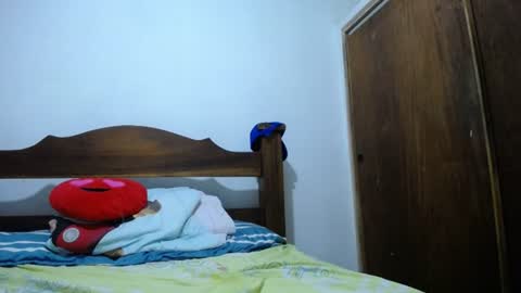 Snapshot of kushandcrill chatting on July 6, 1:24 am kushandcrill online show from July 6, 1:24 am