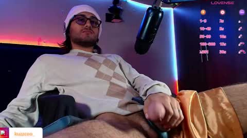 kuzzcoo online show from January 9, 12:30 pm