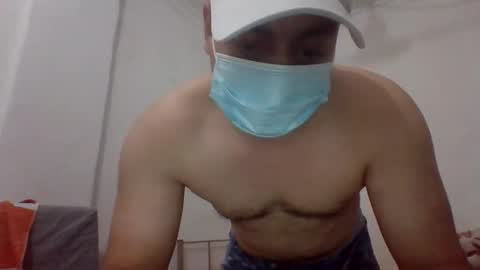 Snapshot of kwt8933 chatting on December 12, 10:13 am khalid 89 online show from December 12, 10:13 am