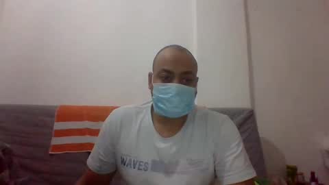 Snapshot of kwt8933 chatting on January 20, 6:53 am khalid 89 online show from January 20, 6:53 am
