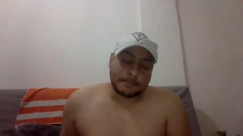 Snapshot of kwt8933 chatting on January 25, 7:06 am khalid 89 online show from January 25, 7:06 am