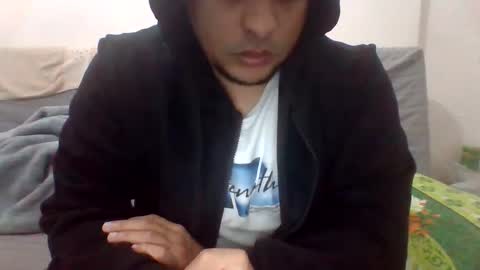 Snapshot of kwt8933 chatting on February 10, 10:53 am khalid 89 online show from February 10, 10:53 am