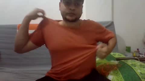 Snapshot of kwt8933 chatting on February 16, 5:26 am khalid 89 online show from February 16, 5:26 am