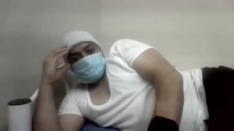 Snapshot of kwt8933 chatting on May 29, 9:46 pm khalid 89 online show from May 29, 9:46 pm
