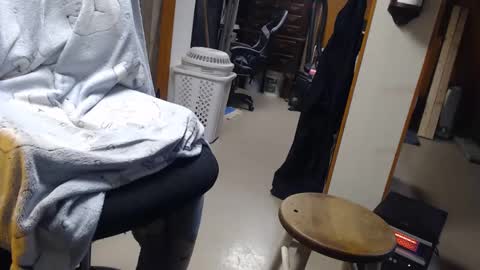 Snapshot of kybullmaster65 chatting on February 16, 1:14 am kybullmaster65 online show from February 16, 1:14 am