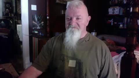 Snapshot of kyhgihntight chatting on April 27, 12:58 pm Nick Nude Celt KYHighNTight online show from April 27, 12:58 pm