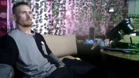 Snapshot of kyl3baron3 chatting on January 22, 5:49 pm kyl3baron3 online show from January 22, 5:49 pm