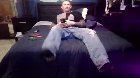 Snapshot of kyl3baron3 chatting on February 22, 10:52 pm kyl3baron3 online show from February 22, 10:52 pm