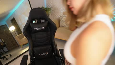 I am Kyla online show from March 25, 11:38 am