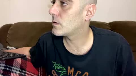 Snapshot of kyle67527 chatting on December 27, 1:00 am kyle67527 online show from December 27, 1:00 am