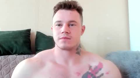 Snapshot of kyle_4u chatting on February 14, 7:49 am Kyle online show from February 14, 7:49 am