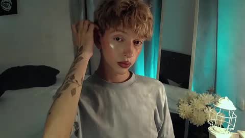 Snapshot of kyle__cooper chatting on December 12, 2:04 am Kyle Cooper online show from December 12, 2:04 am