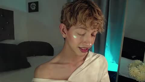 Snapshot of kyle__cooper chatting on December 22, 1:01 am Kyle Cooper online show from December 22, 1:01 am