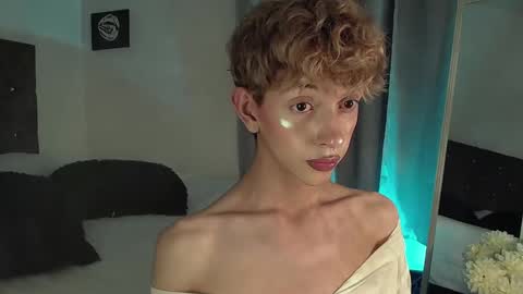 Snapshot of kyle__cooper chatting on December 22, 4:06 am Kyle Cooper online show from December 22, 4:06 am